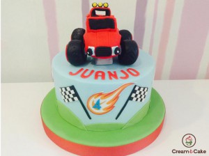 tarta fondan decorada coche