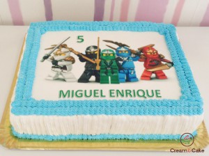 tarta tracional de bizcocho decorada ninjago