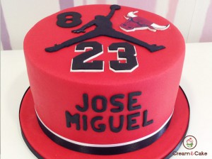 tarta cumpleaños decorada basket michael jordan