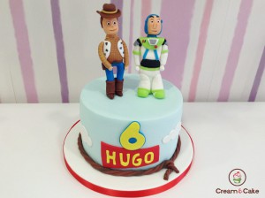 tarta decorada celebracion cumple niña figuras toy story